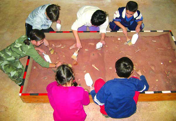 bambini archeologi finale ligure estate 2020